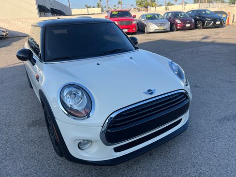 Used 2015 MINI Cooper image 5