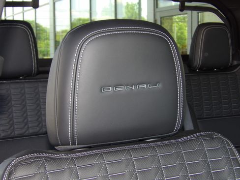 Used 2024 GMC Sierra EV Denali AWD/4WD image 7