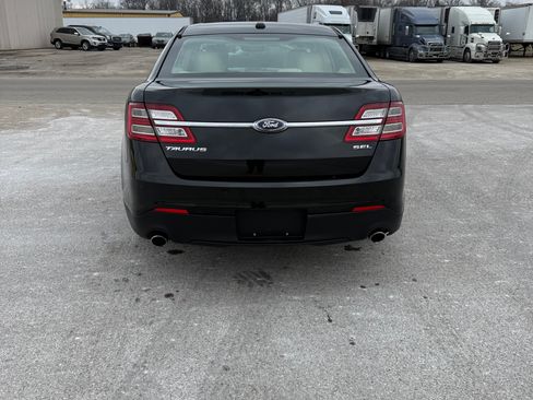 Used 2015 Ford Taurus SEL image 4