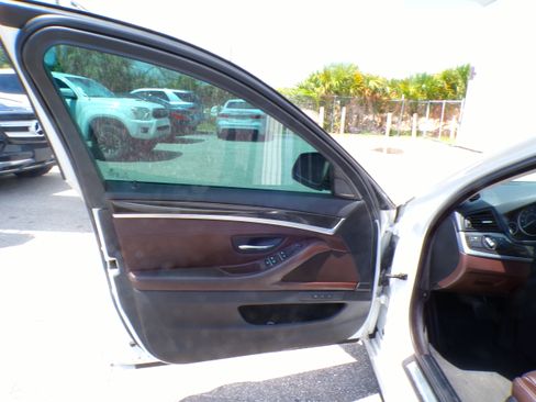 Used 2015 BMW 528i Sedan RWD image 22