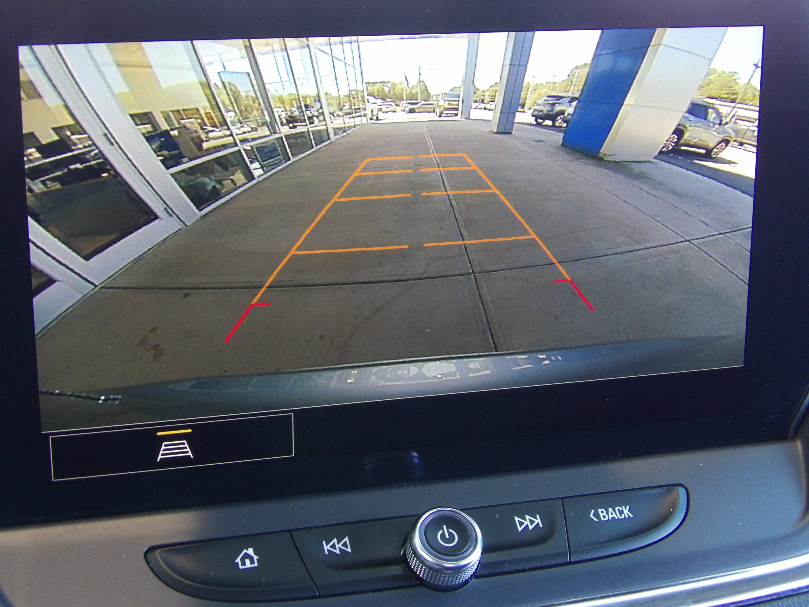 Used 2025 Chevrolet Blazer FWD LT w/ 2LT image 6