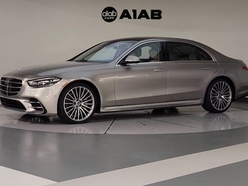 Used 2022 Mercedes-Benz S 500 image 2