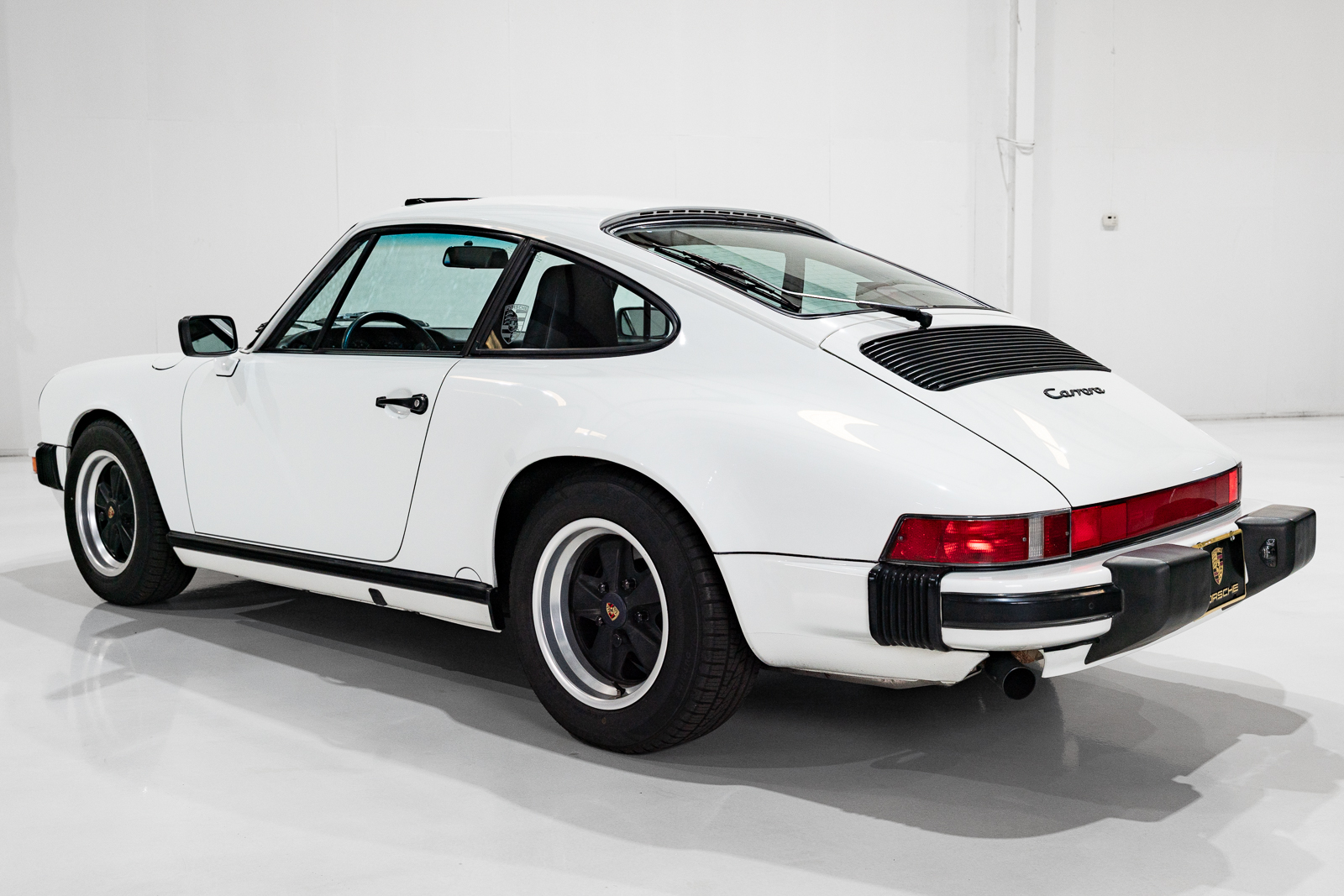 Used 1987 Porsche 911 Carrera Coupe RWD image 8