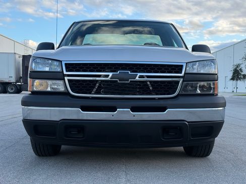 Used 2007 Chevrolet Silverado 1500 Classic W/T image 75