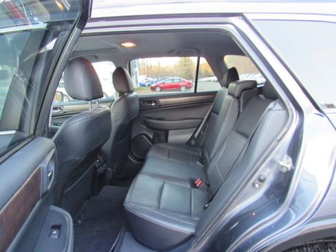 Used 2017 Subaru Outback 2.5i Limited image 17