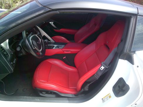 Used 2014 Chevrolet Corvette Stingray Coupe RWD image 7