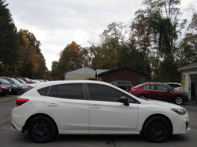 Used 2017 Subaru Impreza 2.0i Hatchback AWD/4WD image 8