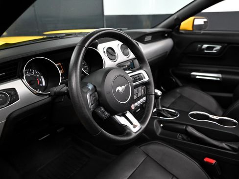 Used 2017 Ford Mustang GT Premium image 27