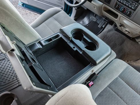 Used 2001 Ford F350 XLT image 65