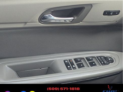 Used 2015 Chevrolet Traverse LTZ image 16