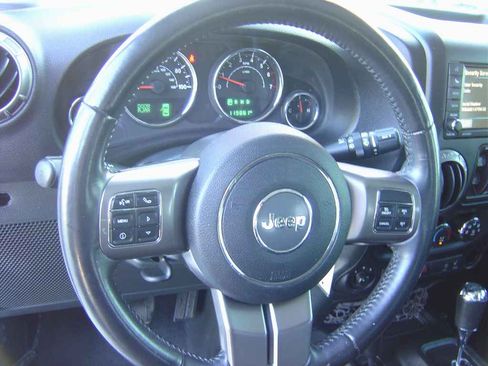 Used 2018 Jeep Wrangler 4xe Unlimited Sahara image 7