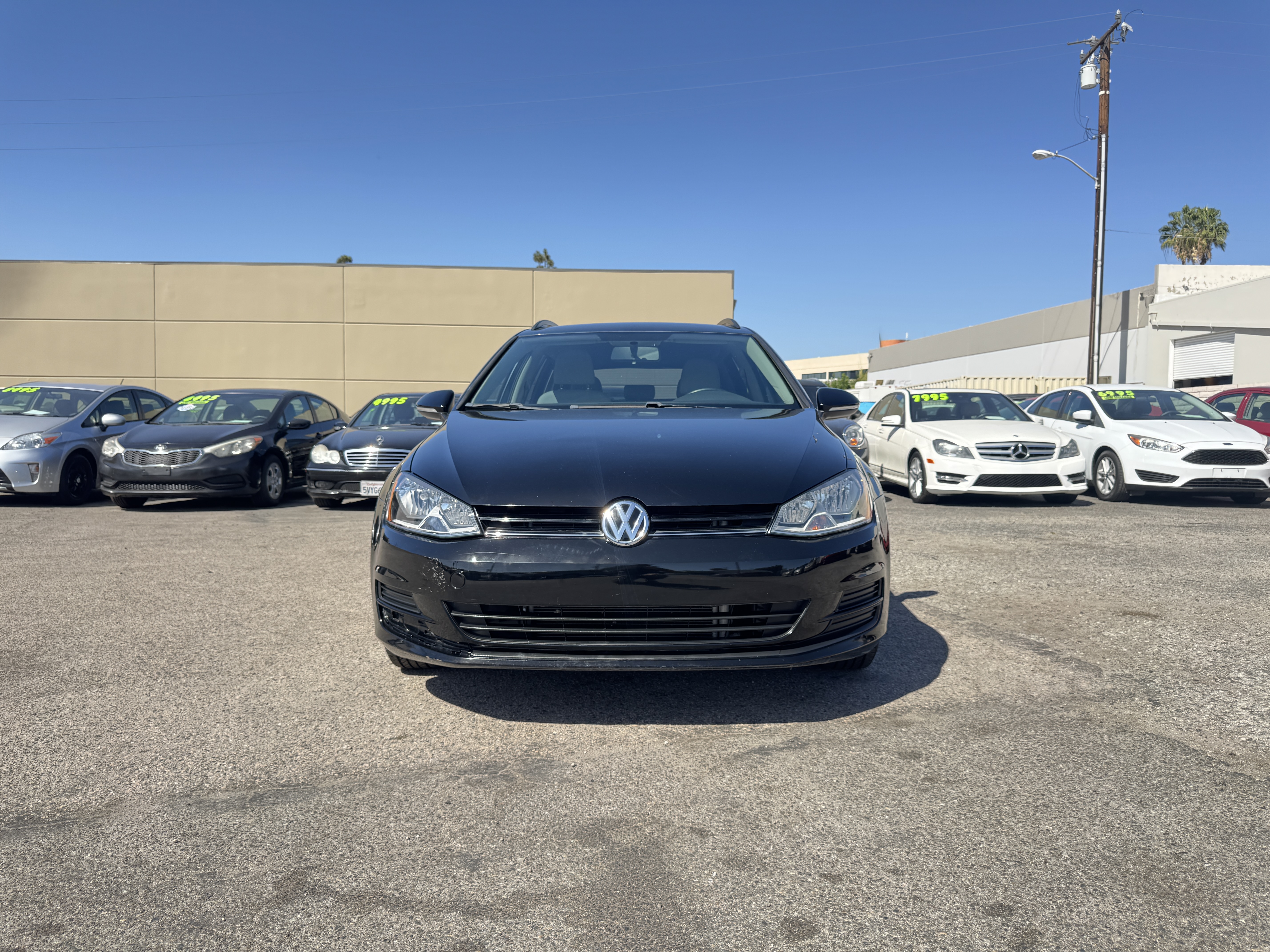 Used 2017 Volkswagen Golf SportWagen FWD image 13
