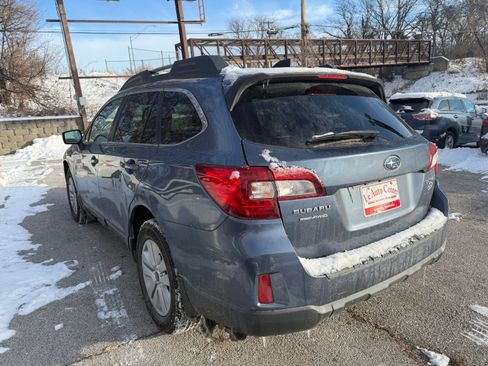 Used 2016 Subaru Outback 2.5i Premium image 6