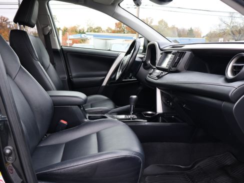 Used 2016 Toyota RAV4 Limited image 15