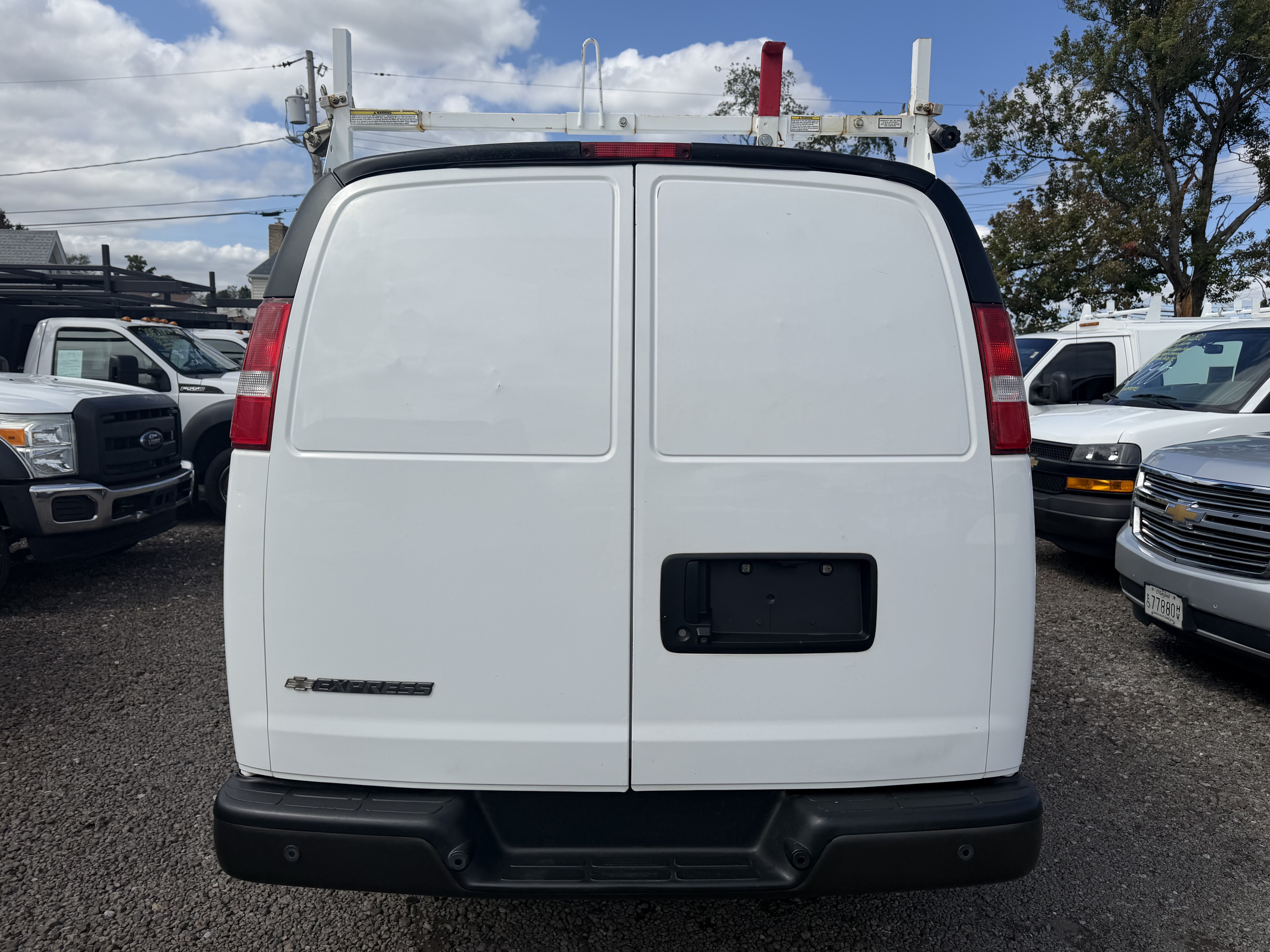 Used 2020 Chevrolet Express 2500 UNAVAIL RWD image 4