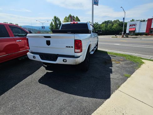 Used 2018 RAM 2500 4x4 Crew Cab SLT image 2