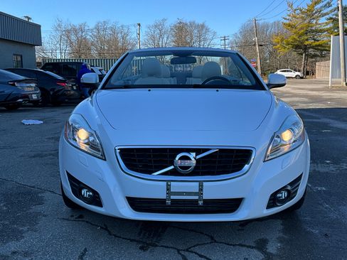 Used 2011 Volvo C70 T5 image 2