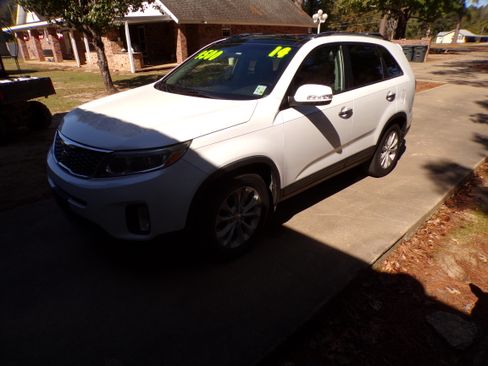 Used 2014 Kia Sorento EX-L image 3