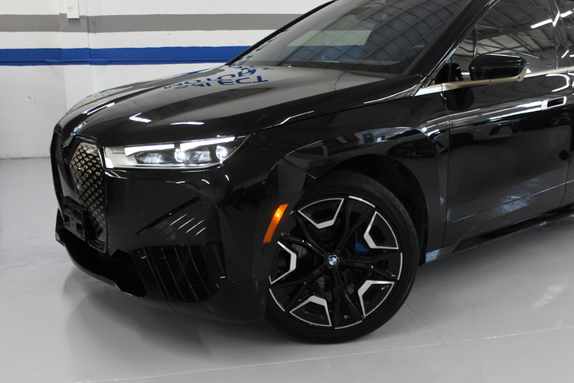 Used 2024 BMW iX xDrive50 AWD/4WD image 4