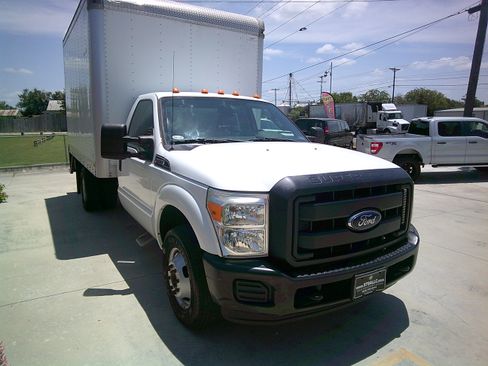 Used 2015 Ford F350 2WD Regular Cab DRW Super Duty image 5