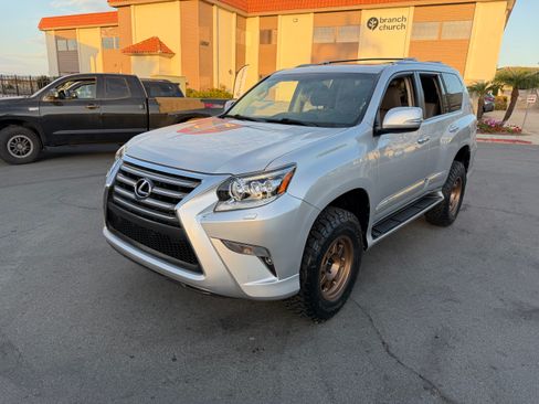 Used 2019 Lexus GX 460 image 6