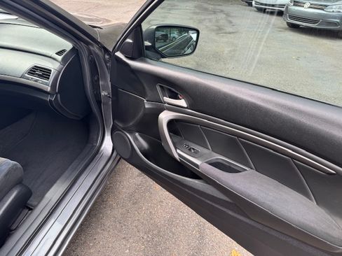 Used 2009 Honda Accord LX image 9