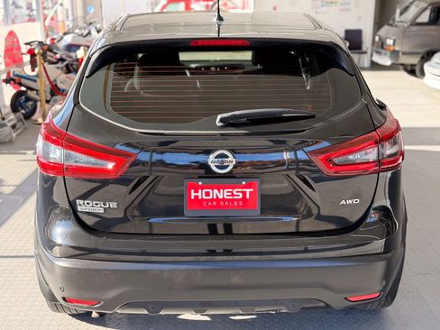 Used 2022 Nissan Rogue Sport S image 5