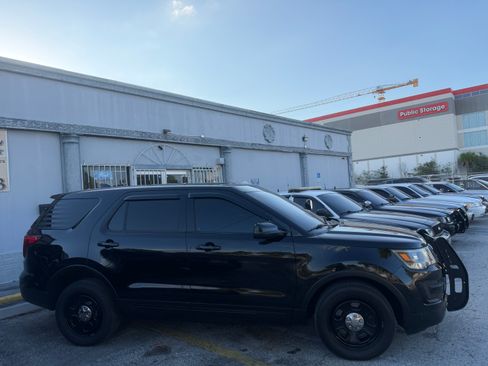 Used 2017 Ford Explorer 4WD Police Interceptor image 10