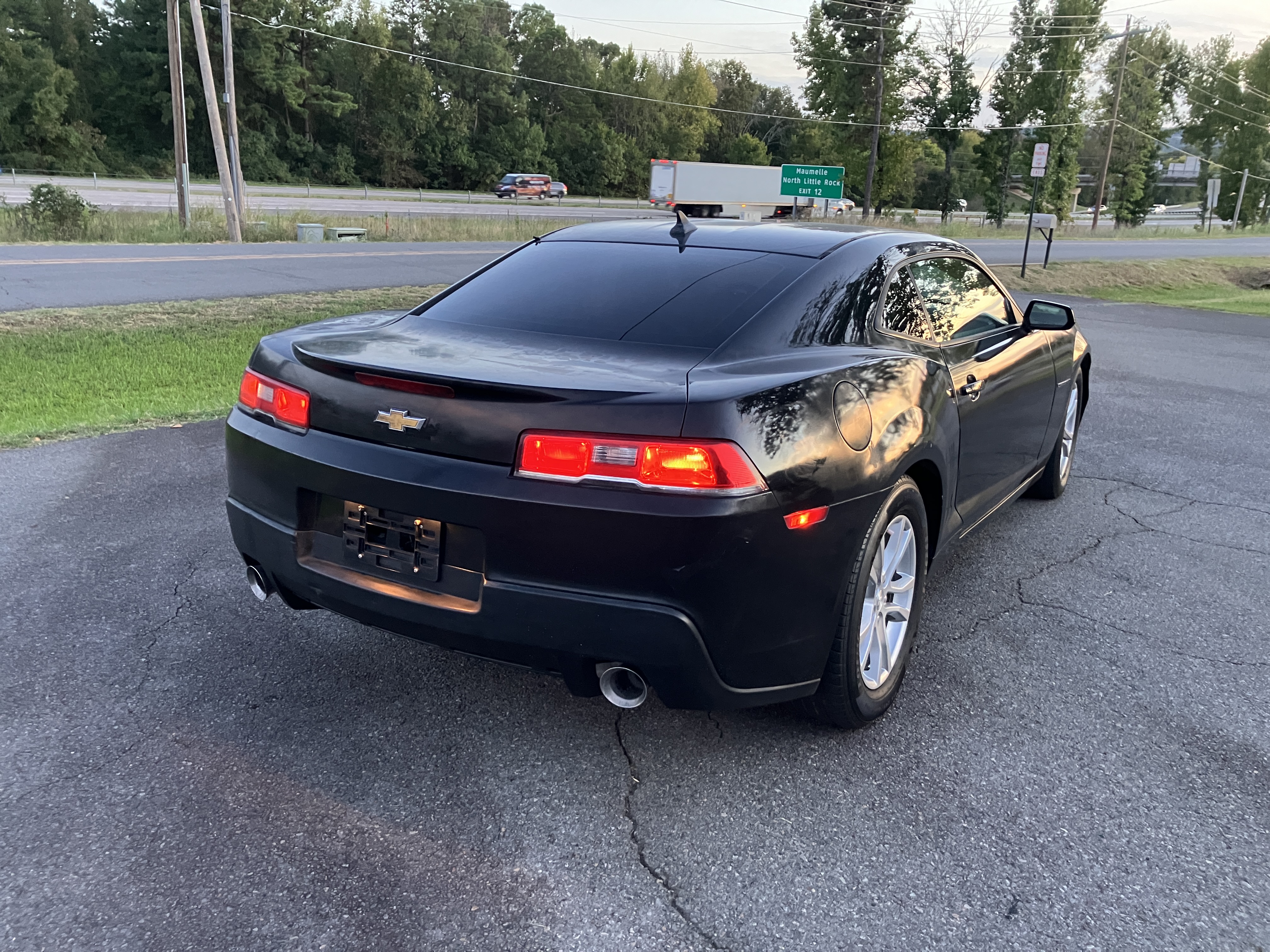 Used 2014 Chevrolet Camaro LS Coupe RWD image 3