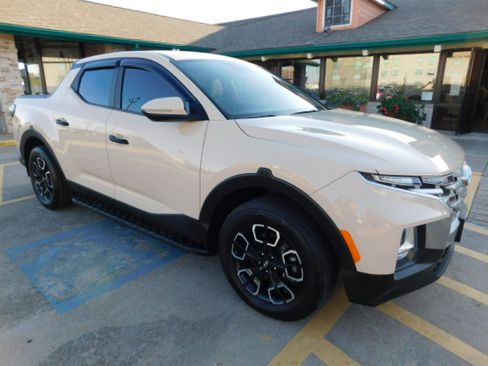 Used 2022 Hyundai Santa Cruz SEL image 2