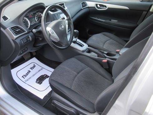 Used 2015 Nissan Sentra SV image 9