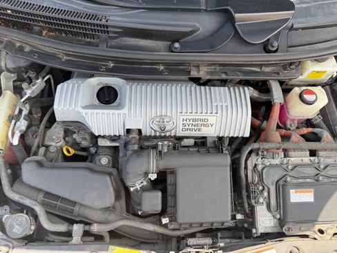 Used 2015 Toyota Prius Two FWD image 3