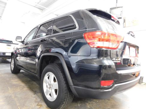 Used 2012 Jeep Grand Cherokee Laredo image 2