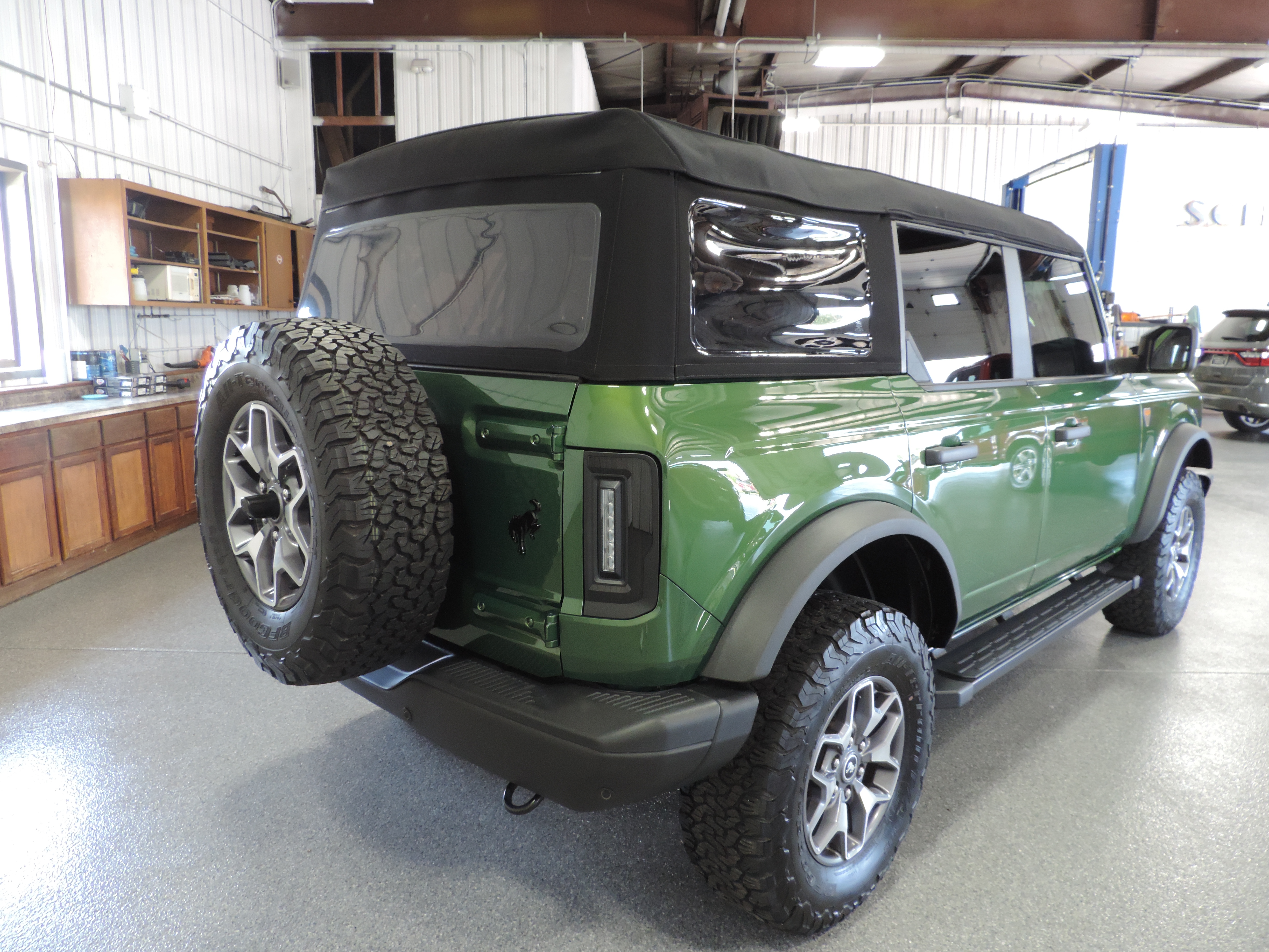 Used 2023 Ford Bronco 4-Door Badlands AWD/4WD image 21
