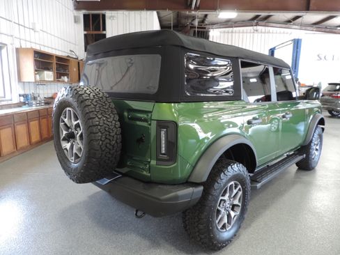 Used 2023 Ford Bronco 4-Door Badlands AWD/4WD image 21