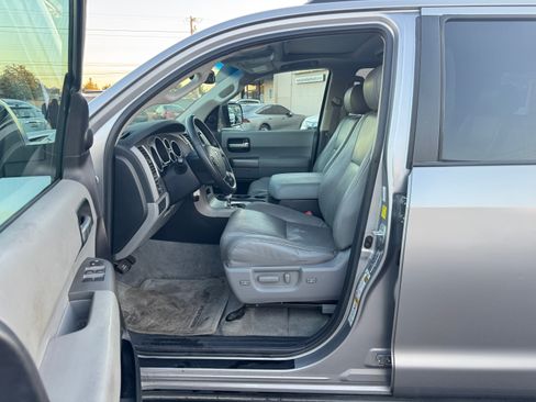 Used 2010 Toyota Sequoia Limited image 15
