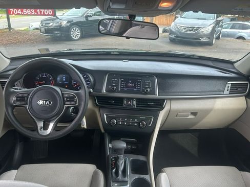 Used 2017 Kia Optima LX FWD image 17