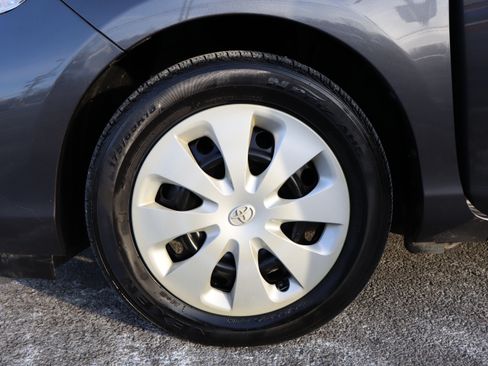 Used 2013 Toyota Prius C One image 28