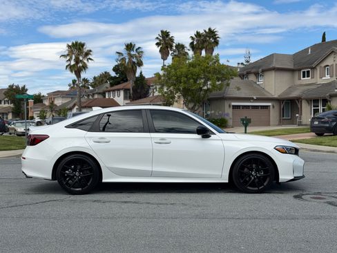 Used 2025 Honda Civic Sport Sedan image 5