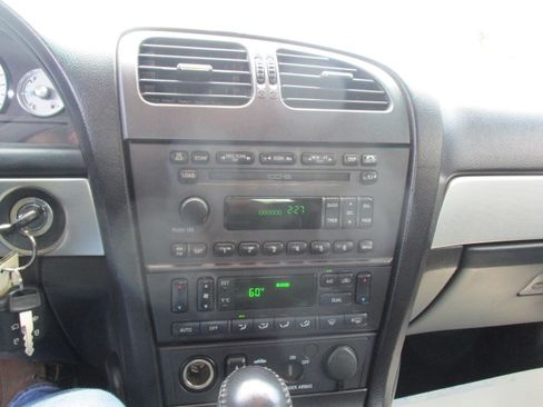 Used 2005 Ford Thunderbird 50th Anniversary RWD image 31