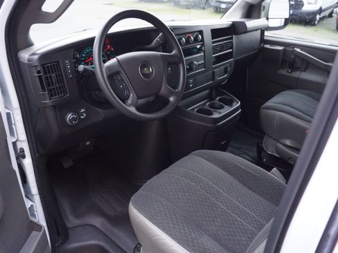 Used 2023 Chevrolet Express 2500 image 7