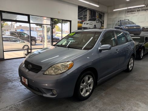 Used 2005 Toyota Matrix XR FWD image 2