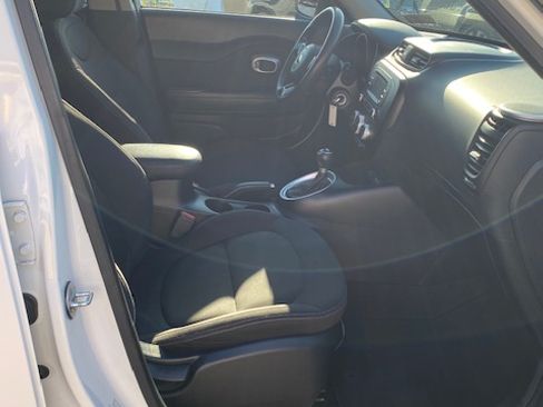 Used 2016 Kia Soul image 12