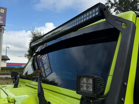 Used 2016 Jeep Wrangler Unlimited Rubicon image 11