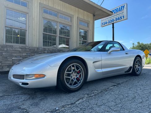 Used 2001 Chevrolet Corvette Z06 Coupe RWD image 1