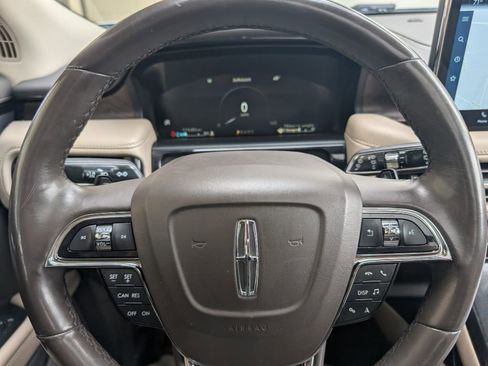 Used 2022 Lincoln Nautilus Reserve image 10