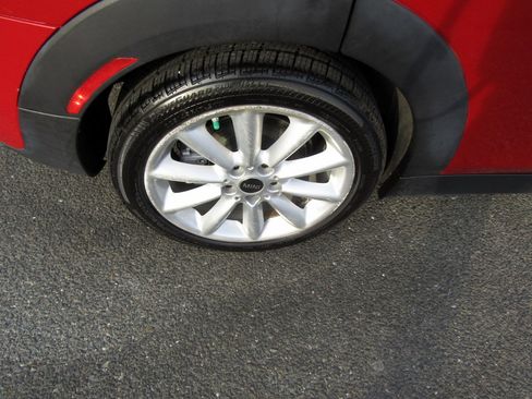 Used 2017 MINI Cooper Clubman S image 12