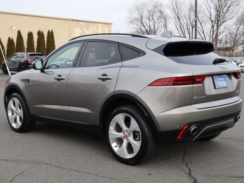 Used 2019 Jaguar E-PACE SE image 6