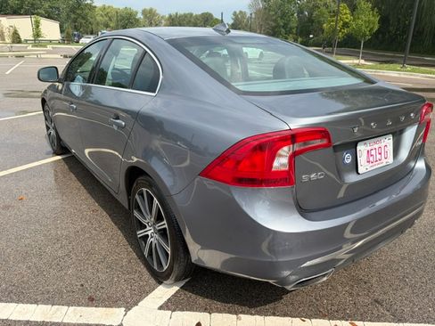 Used 2017 Volvo S60 T5 Inscription Premier AWD image 3