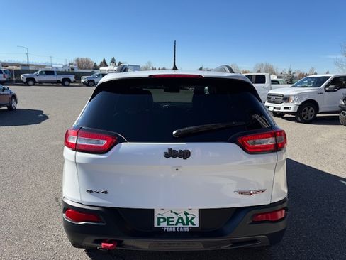 Used 2017 Jeep Cherokee Trailhawk AWD/4WD image 4